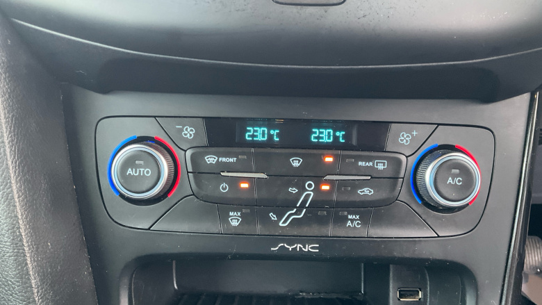 Ford Focus 1.0 EcoBoost 125 Titanium 5dr Petrol Hatchback